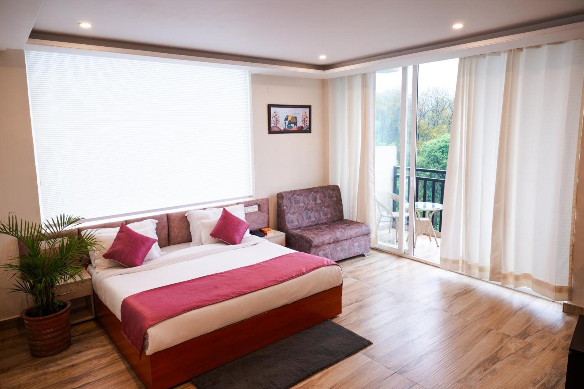 Hotel Sagar Residency - Best Mountain View Hotel In Pālampur Exterior photo
